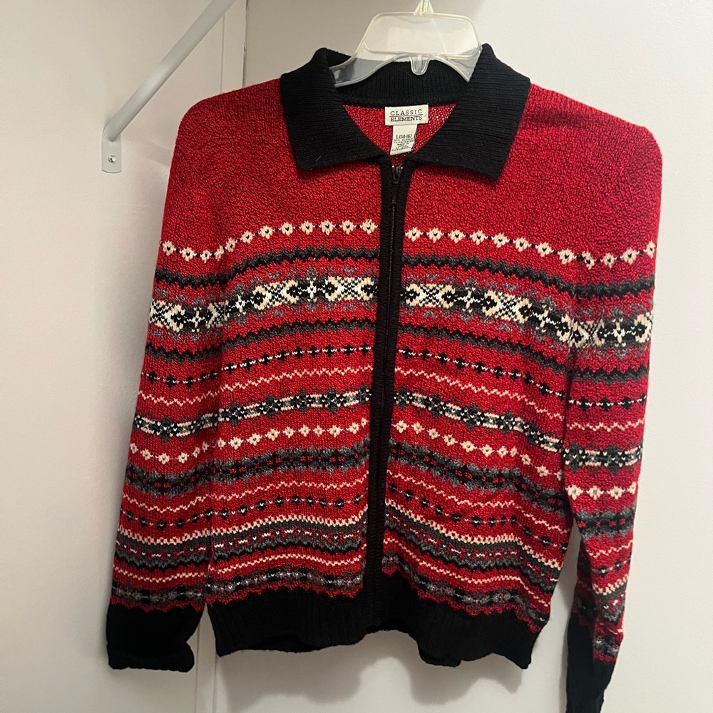 ⛄️Classic Elements Red and Black Patterned Zip-Up Sweater